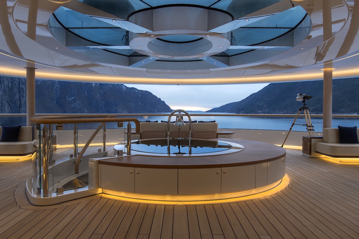 Yacht FLYING FOX, Lurssen CHARTERWORLD Luxury Superyacht Charters